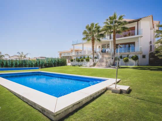 Villa con 5 dormitorios a la venta en Los Flamingos Golf | Engel Völkers Marbella