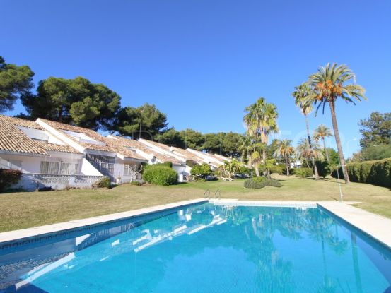 For sale ground floor apartment in Nueva Andalucia with 2 bedrooms | Aqua Estates