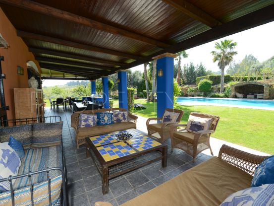Finca en venta en Alhaurin el Grande - 8 habitaciones más apartamento de invitados - piscina climatizada - vistas impresionantes.