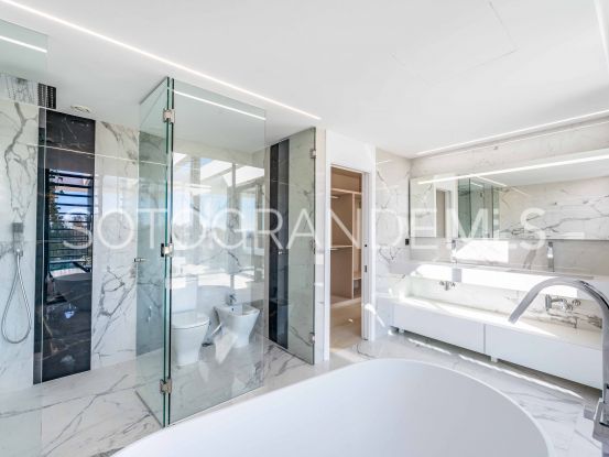 Comprar villa en Zona M de 5 dormitorios | Kassa Sotogrande Real Estate