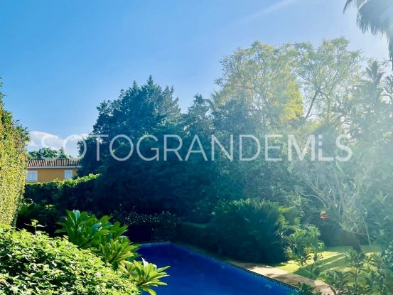 Se vende villa en Zona B de 4 dormitorios | Kassa Sotogrande Real Estate