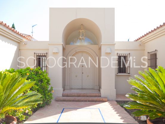 Villa en venta en Zona A de 5 dormitorios | Kassa Sotogrande Real Estate