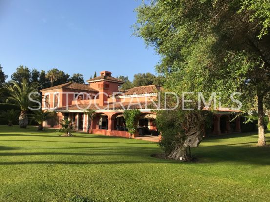 Villa a la venta en Reyes y Reinas de 5 dormitorios | Kassa Sotogrande Real Estate