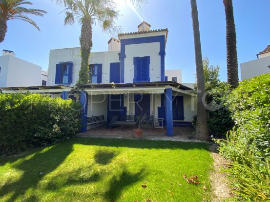 Ribera del Emperador, Sotogrande, adosado de 5 dormitorios a la venta | Kassa Sotogrande Real Estate
