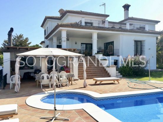 Villa for sale in Zona B with 4 bedrooms | Kassa Sotogrande Real Estate