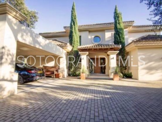 Buy villa in Los Altos de Valderrama with 5 bedrooms | Kassa Sotogrande Real Estate