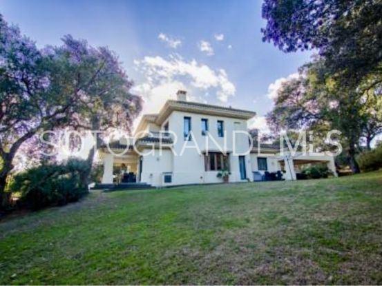 Buy villa in Los Altos de Valderrama with 5 bedrooms | Kassa Sotogrande Real Estate