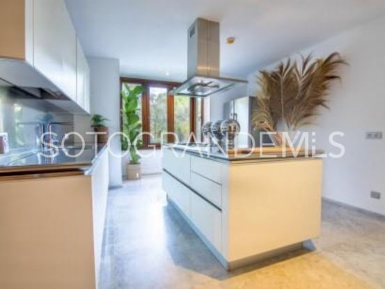 Buy villa in Los Altos de Valderrama with 5 bedrooms | Kassa Sotogrande Real Estate