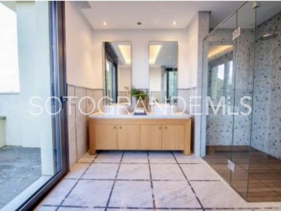 Buy villa in Los Altos de Valderrama with 5 bedrooms | Kassa Sotogrande Real Estate