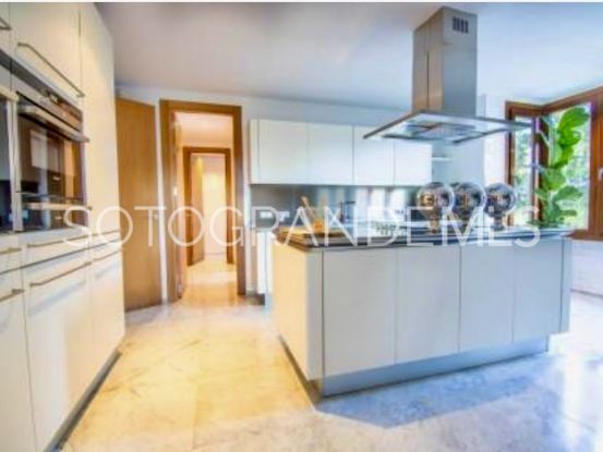 Buy villa in Los Altos de Valderrama with 5 bedrooms | Kassa Sotogrande Real Estate
