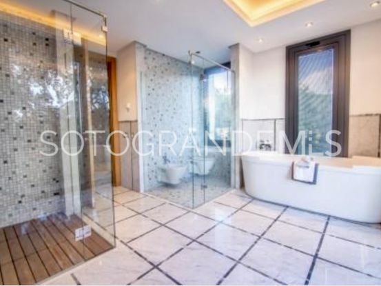 Buy villa in Los Altos de Valderrama with 5 bedrooms | Kassa Sotogrande Real Estate