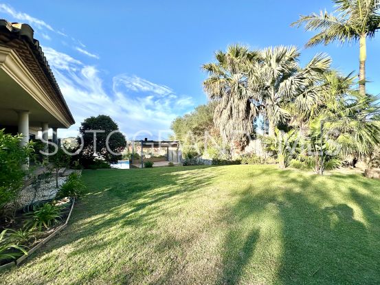 Villa for sale in Zona B, Sotogrande Costa | Kassa Sotogrande Real Estate