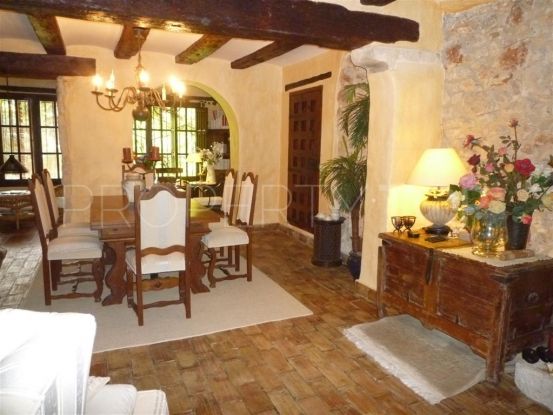 A charming, 100 year old house. A very rustic villa of approx 300 m2, fully furnished with modern comfort.