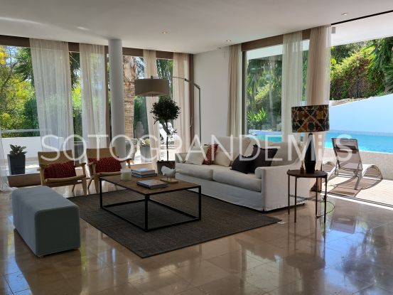 Villa en venta con 5 dormitorios en Zona F, Sotogrande | Sotogrande Properties by Goli