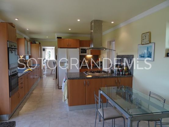 Villa a la venta de 4 dormitorios en Zona F, Sotogrande Alto | Sotogrande Properties by Goli