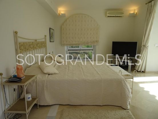 Villa a la venta de 4 dormitorios en Zona F, Sotogrande Alto | Sotogrande Properties by Goli