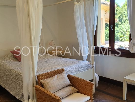 Villa a la venta en Zona F de 4 dormitorios | Sotogrande Properties by Goli