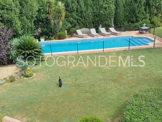 Villa a la venta en Zona F de 4 dormitorios | Sotogrande Properties by Goli