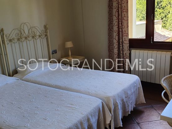 Villa a la venta en Zona F de 4 dormitorios | Sotogrande Properties by Goli