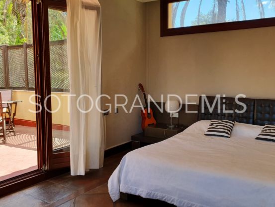 Villa a la venta en Zona F de 4 dormitorios | Sotogrande Properties by Goli