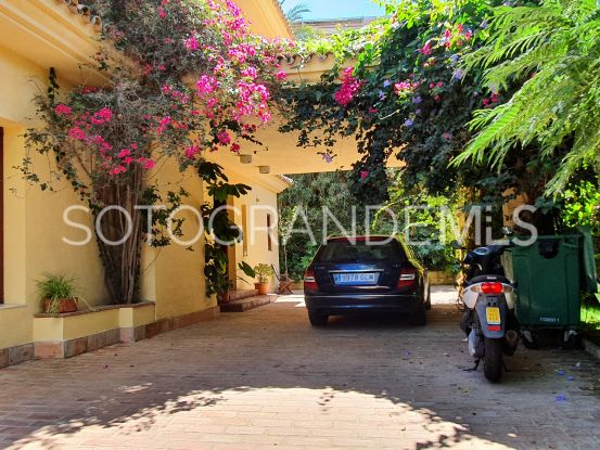 Villa a la venta en Zona F de 4 dormitorios | Sotogrande Properties by Goli