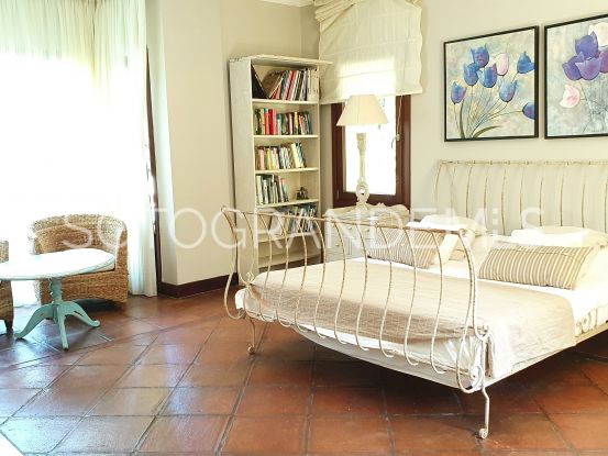 Villa a la venta en Zona F de 4 dormitorios | Sotogrande Properties by Goli