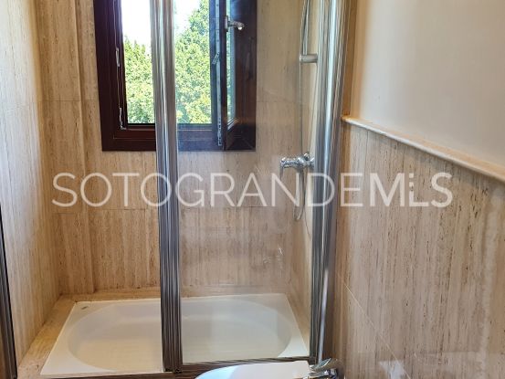 Villa a la venta en Zona F de 4 dormitorios | Sotogrande Properties by Goli