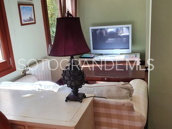 Villa a la venta en Zona F de 4 dormitorios | Sotogrande Properties by Goli