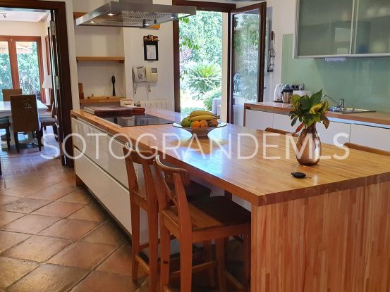 Villa a la venta en Zona F de 4 dormitorios | Sotogrande Properties by Goli