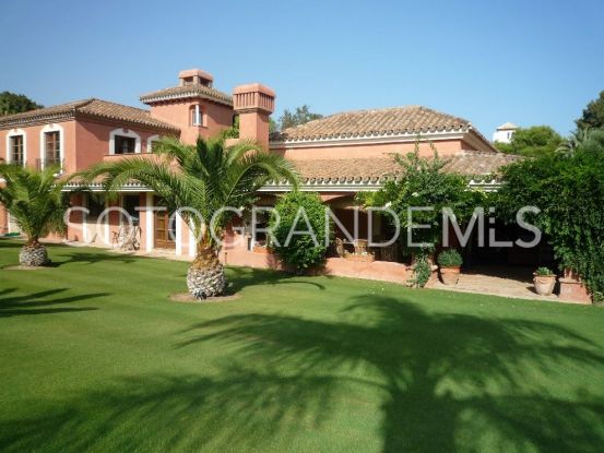 Villa de 6 dormitorios en venta en Reyes y Reinas, Sotogrande | Sotogrande Properties by Goli