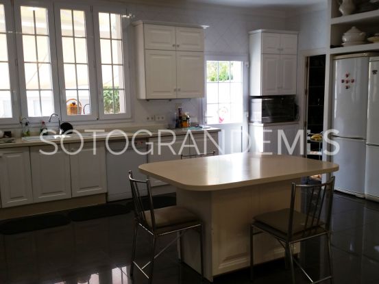 Zona D 5 bedrooms villa for sale | Sotogrande Properties by Goli