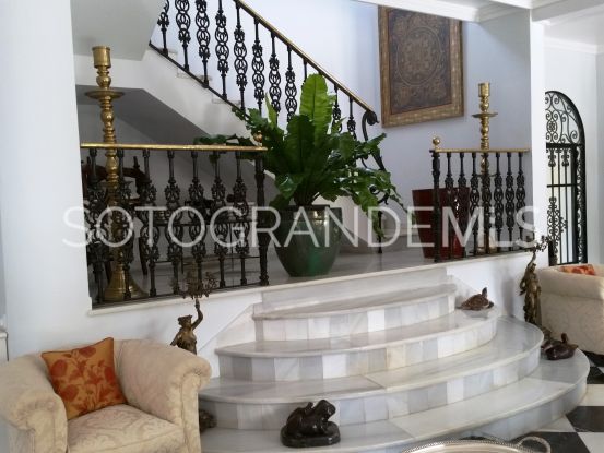 Zona D 5 bedrooms villa for sale | Sotogrande Properties by Goli