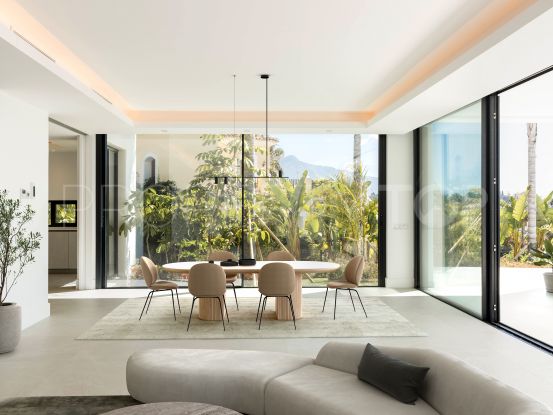 Villa a la venta en El Paraiso | Strand Properties