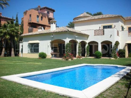 For sale 4 bedrooms villa in New Golden Mile, Estepona | Roccabox