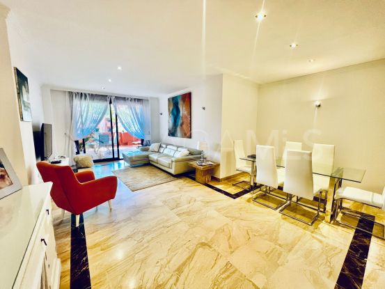 Apartamento de 3 dormitorios en venta en Guadalmansa, Estepona | Roccabox