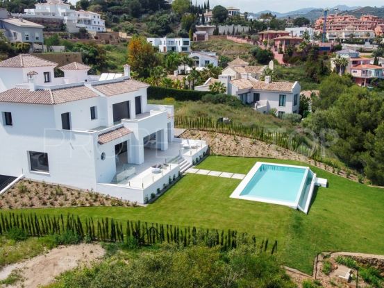 Villa con 4 dormitorios en Marbella Este | Mitchell’s Prestige Properties