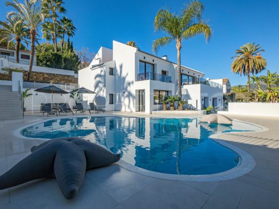 Villa for sale in Nueva Andalucia with 4 bedrooms | Mitchell’s Prestige Properties