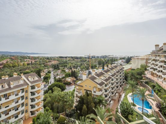 For sale penthouse in Señorio de Aloha with 2 bedrooms | Nueva Vida Marbella