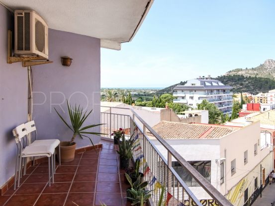 Great 3 bedroom Apartment in the center of Pedreguer with sea view and walking distance to all amenities.