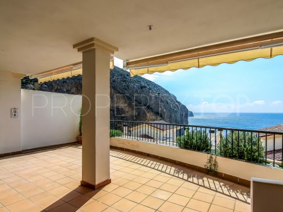 Two Bedroom Apartment, with stunning panoramic sea views!