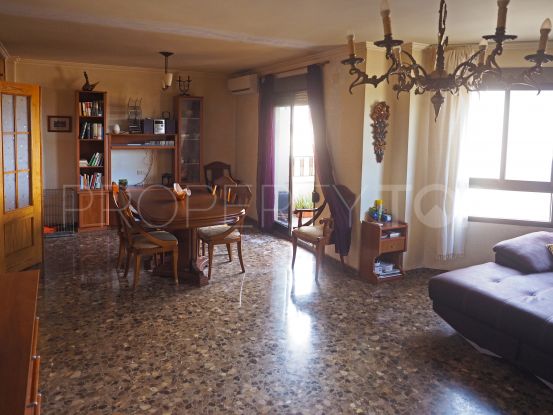 Spacious apartment for sale in the centre of Oliva