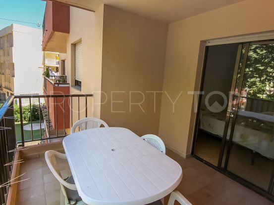 3 bed apartment with a pool and one minute away from the beach