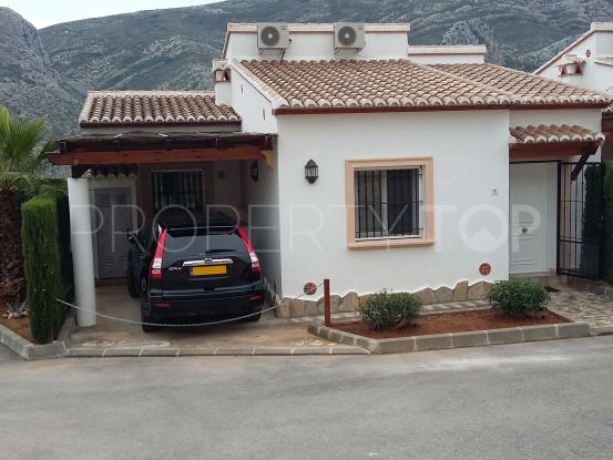 Beautiful town house with fantastic mountain views in Monte Solana