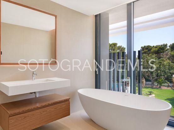 Sotogrande Costa, villa en venta de 7 dormitorios | Sotogrande Exclusive