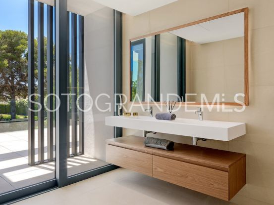 Sotogrande Costa, villa en venta de 7 dormitorios | Sotogrande Exclusive