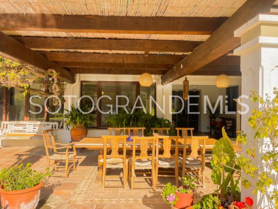 Villa con 5 dormitorios a la venta en Reyes y Reinas, Sotogrande Costa | Sotogrande Exclusive