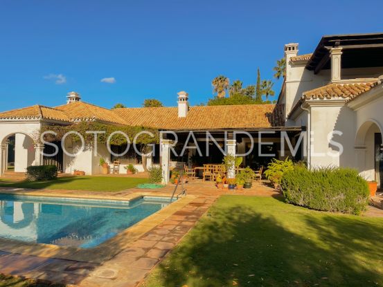 Villa con 5 dormitorios a la venta en Reyes y Reinas, Sotogrande Costa | Sotogrande Exclusive