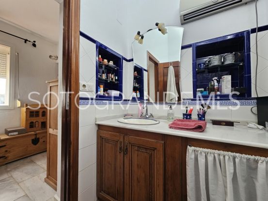 For sale town house in Torreguadiaro with 4 bedrooms | Sotogrande Exclusive