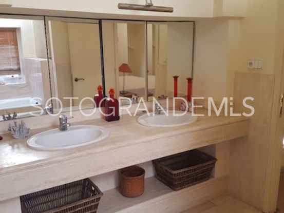 For sale 5 bedrooms villa in Los Altos de Valderrama, Sotogrande Alto | Sotogrande Exclusive