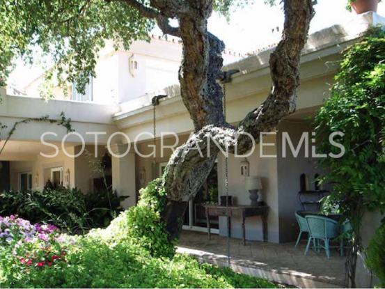 For sale 5 bedrooms villa in Los Altos de Valderrama, Sotogrande Alto | Sotogrande Exclusive